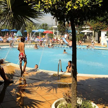 Отель H-top Paradis Park Suites Пинеда-де-Мар